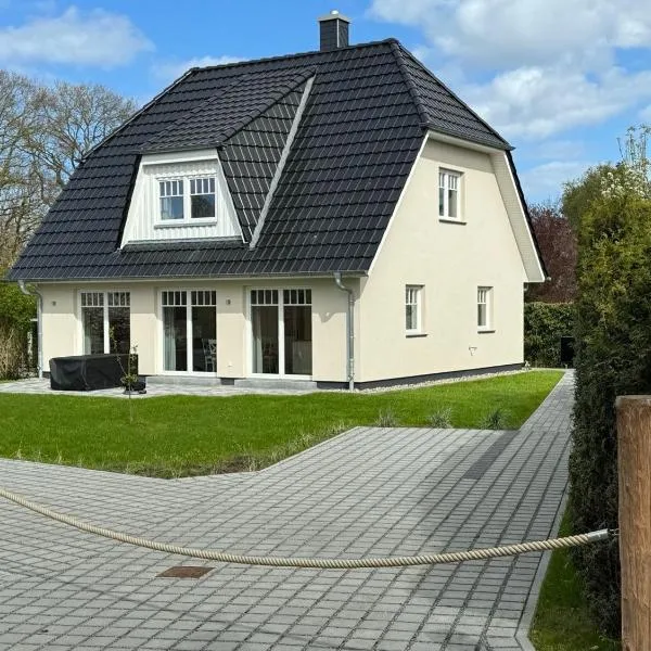 Ferienhaus Hornhecht，位于博恩的酒店