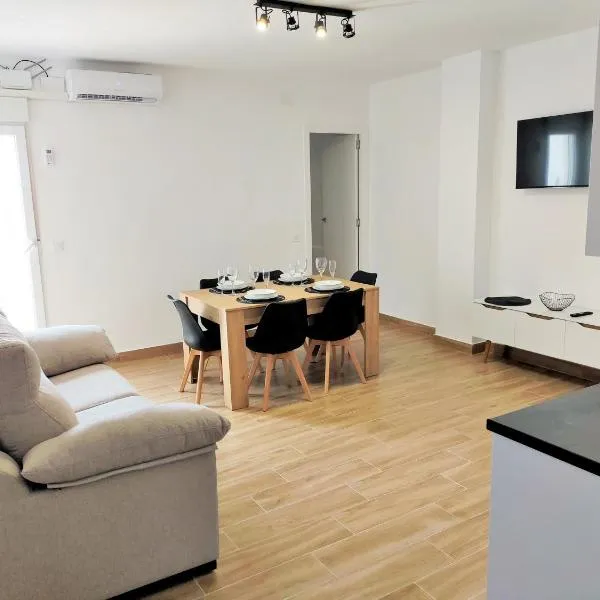 Apartamento Moderno con Encanto familiar en el Corazón de Peñíscola，位于佩尼斯科拉的酒店