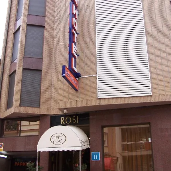 罗西酒店，位于Cálig的酒店