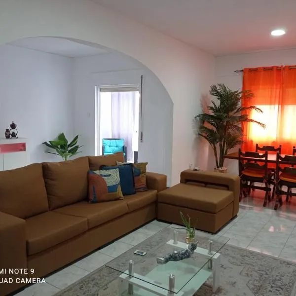Lovely Apartment In Mindelo City Center，位于明德卢的酒店