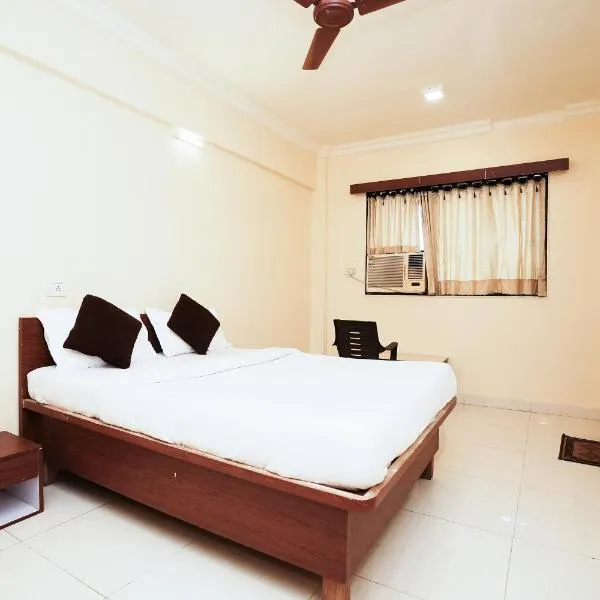 Hotel Della Comfort near Ambreshwar Shiv Mandir, Ambernath，位于Mumbai的酒店