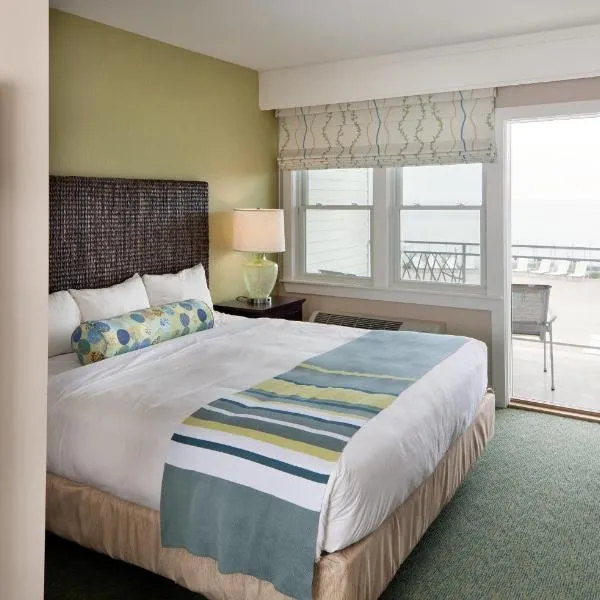 Sea Crest Beach Resort，位于East Falmouth的酒店