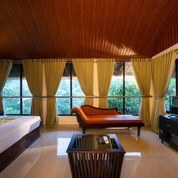 Wayanad Kuruva Isles Jungle Resort，位于塔里约德的酒店