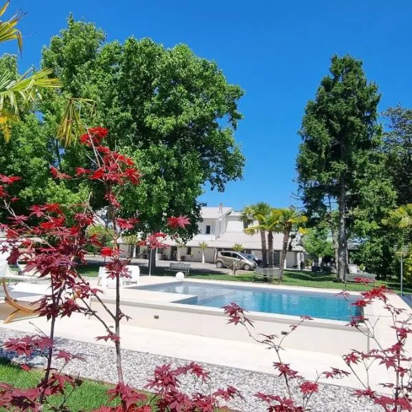 CasaKadd002LuxuryHeated Pool Garden Patio Barbeque，位于Civé的酒店