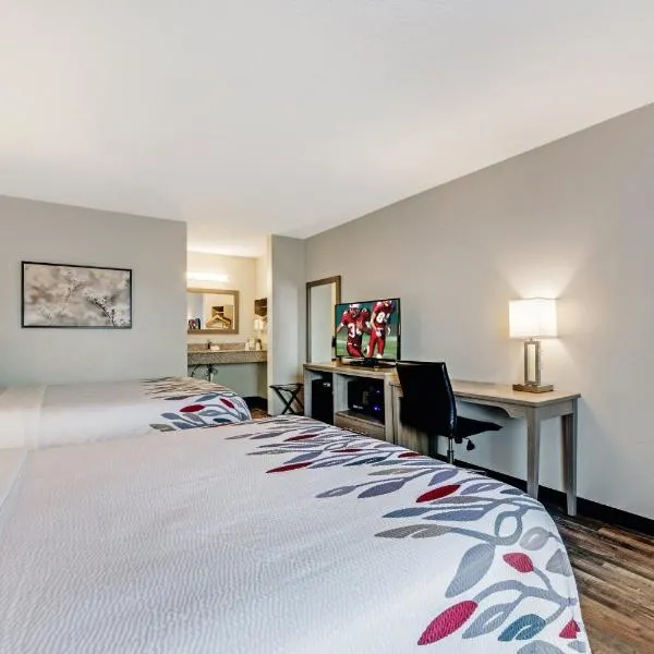 Red Roof Inn & Suites Wilkesboro，位于威尔克斯伯纳的酒店