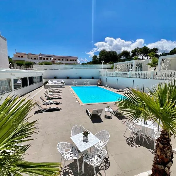 Hotel Sirena - Servizio spiaggia inclusive，位于佩斯基奇的酒店