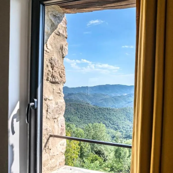 La Châtaigne Perchée, piscine et nature，位于Chirols的酒店