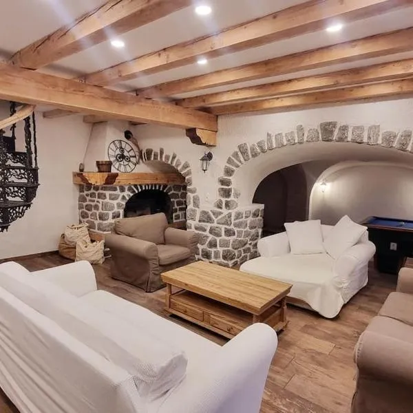 Grande Maison au pied du Col，位于阿尔维厄的酒店