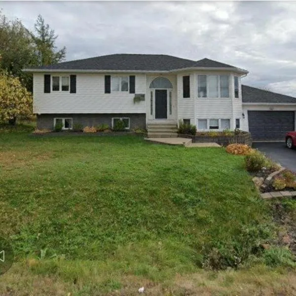 2 bhk for rent in Dieppe near Airport，位于迪耶普的酒店