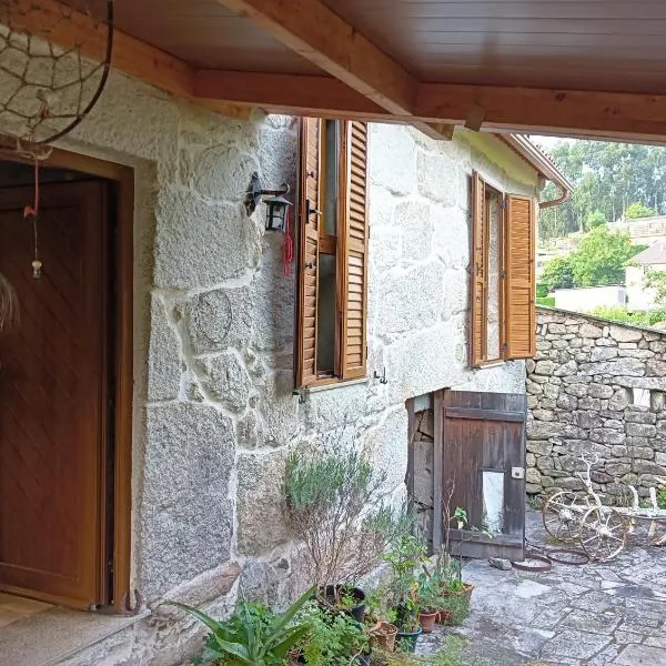 A Parrula, Mar, río y montaña，位于Sotomayor的酒店
