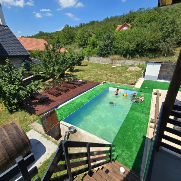 Čardak Batinac，位于丘普里亚的酒店