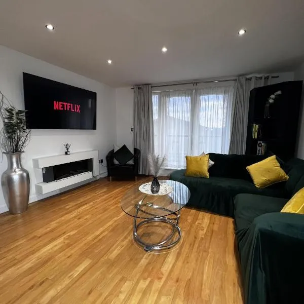 Emerald Apartment-2Bed 2Bath Cardiff Bay,City Centre Apartment，位于卡迪夫的酒店