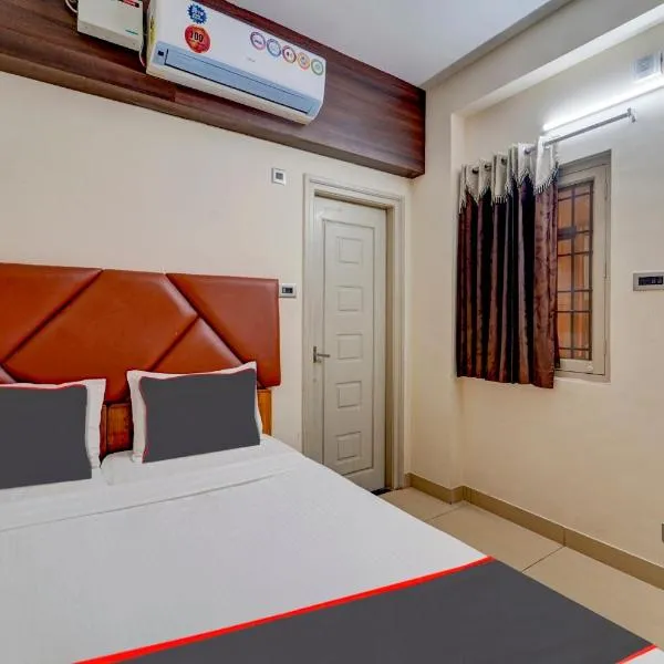 Hotel Sree Annarathna，位于Ranipet的酒店