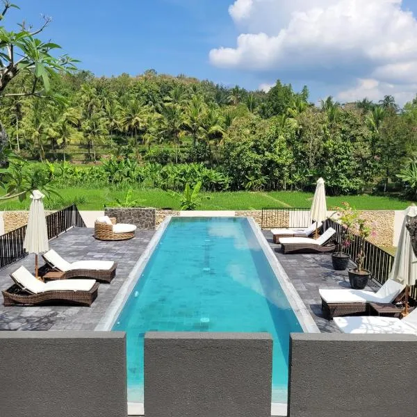 Villa Norwegia - pool with panorama rice field view，位于Wates的酒店