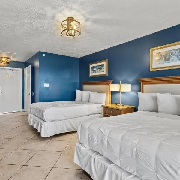 Ocean View Hotel Room with Balcony- 2 Full Beds #22,位于皮尔斯堡的酒店