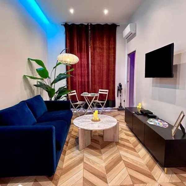 Luxurious Apartment - Seaside - Spa Bath - WiFi - AC，位于尼斯的酒店