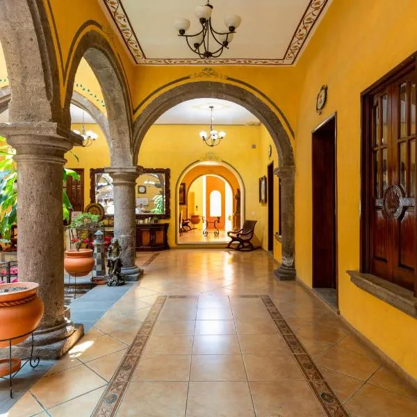 杜尔塞玛利亚之家酒店，位于El Arenal的酒店