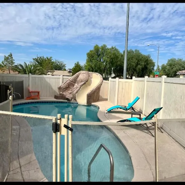 4 bedroom North Las Vegas with pool，位于拉斯维加斯的酒店