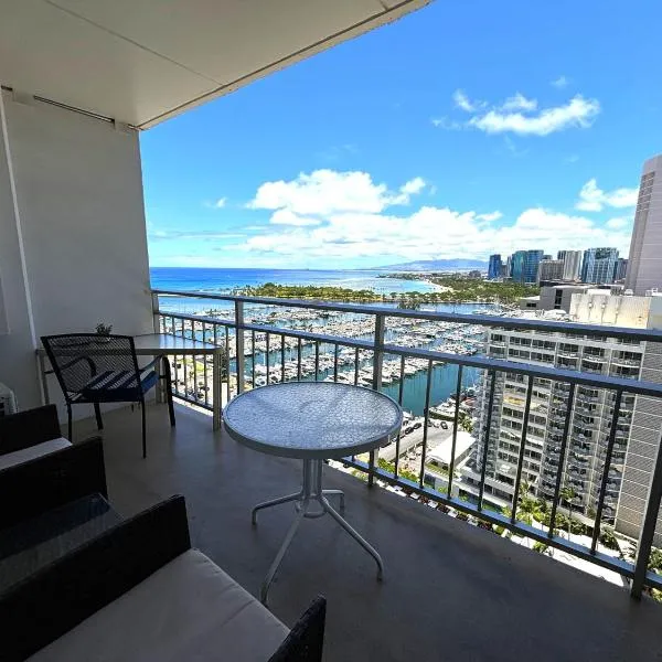 Ilikai Apt 2127 - Spacious Studio with Spectacular Ocean & Harbor Views，位于凯卢阿的酒店