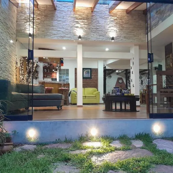 Hosting Home - Casa Bella，位于Los Baños del Inca的酒店