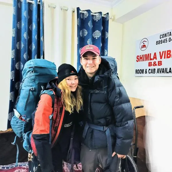 Shimla Vibes B & B free pick & drop from ISBT Shimla，位于柴尔的酒店