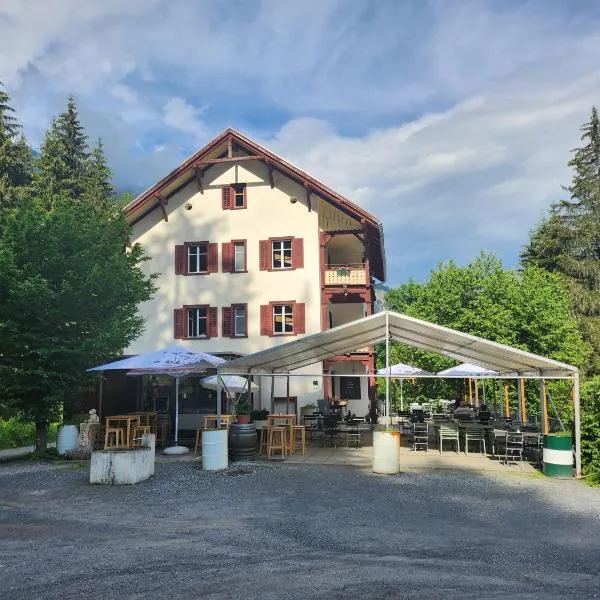 Gasthaus Crestasee，位于弗利姆斯的酒店