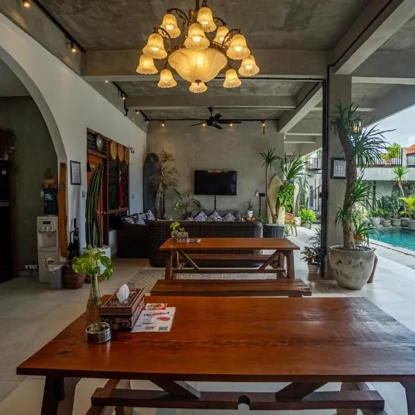 The Breeze Stay and Surf Canggu Bali，位于坎古的酒店