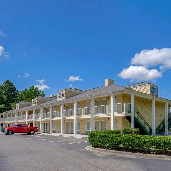Quality Inn Laurinburg，位于劳林堡的酒店