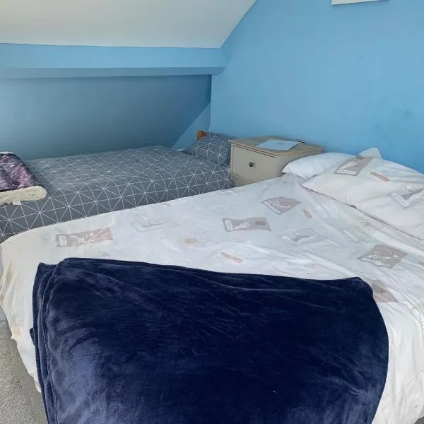 Large Double Room with Free Parking in York，位于约克的酒店