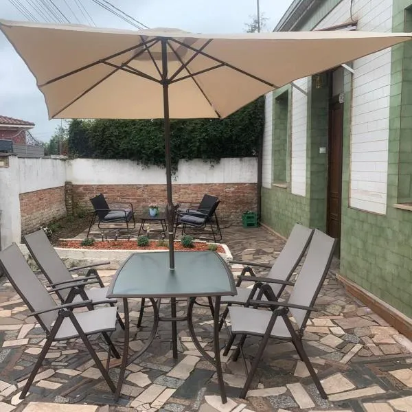 Villa Caamaño，位于希洪的酒店