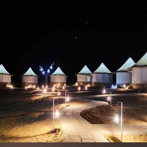 Wild Heritage Desert Camp，位于山姆的酒店