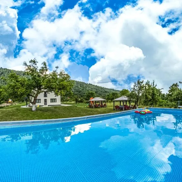 Transalpina Retreat，位于诺瓦齐- 斯特拉尼的酒店