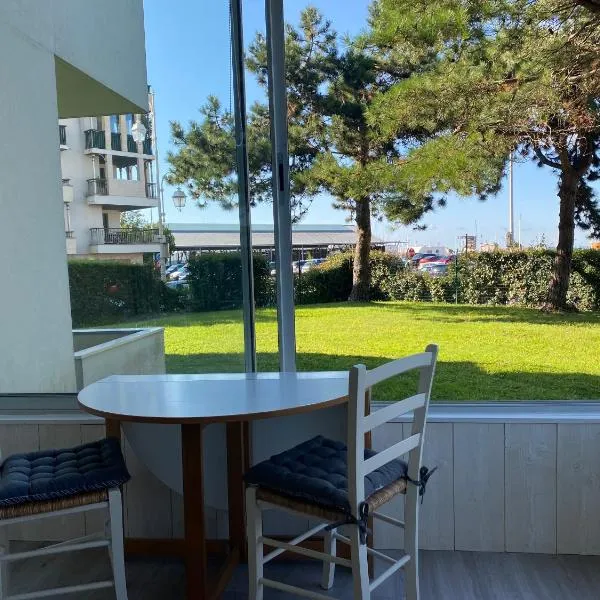 Studio vue port, Arcachon, piscine, wifi，位于卡普费雷的酒店