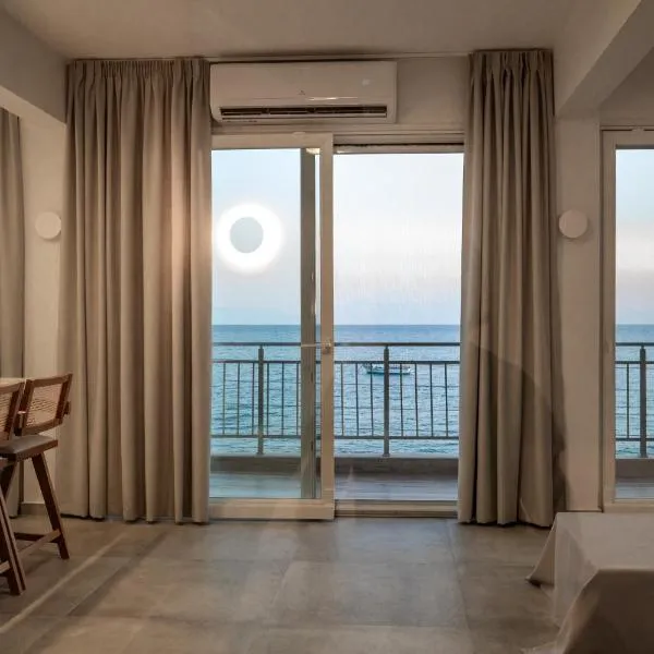 Aegean Seaview Grand Suite 180 degrees，位于尼亚伊拉克利亚的酒店