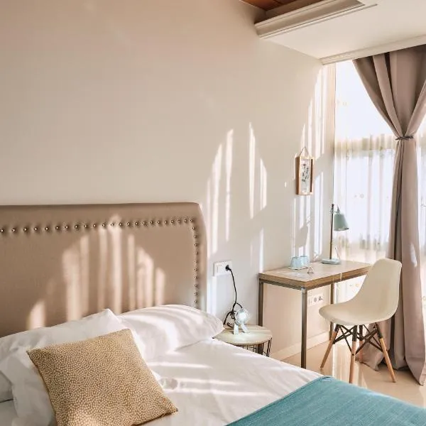 A TABERNA ROOMS，位于Laracha的酒店