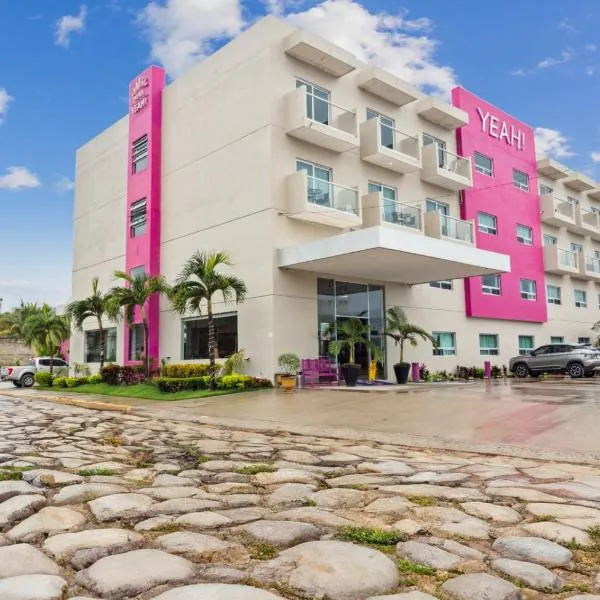 Hotel Yeah Rincón de Guayabitos，位于Las Varas的酒店