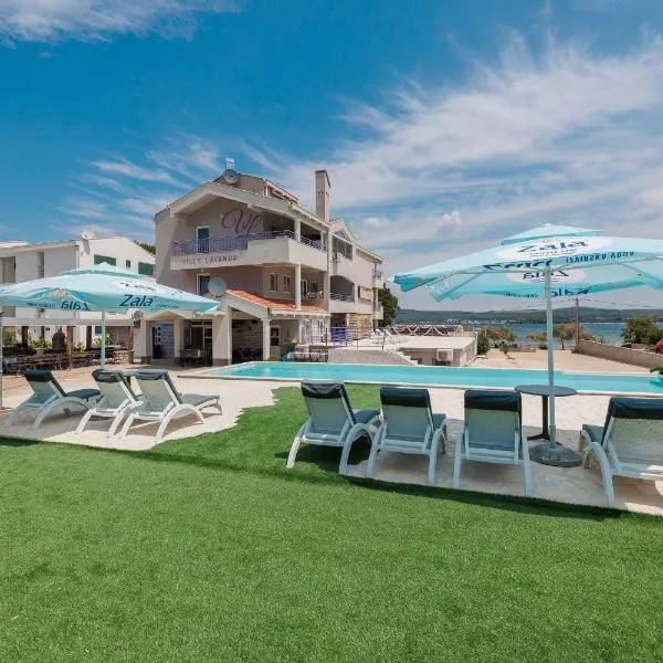 Villa Lavanda - family friendly, beachfront，位于帕什曼的酒店