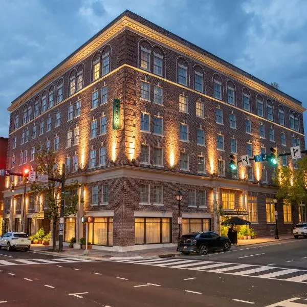 Hotel Heron Old Town Alexandria，位于亚历山德里亚的酒店