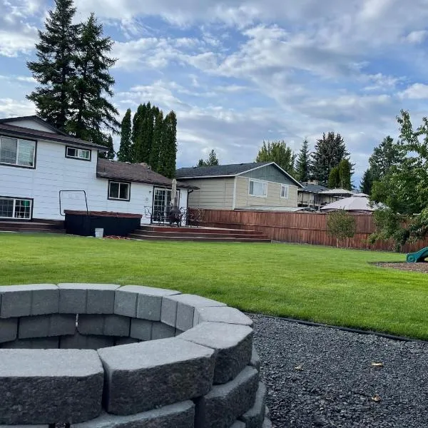 Quiet Retreat with Hot Tub, Pool Table and Spacious Yard，位于斯波坎的酒店
