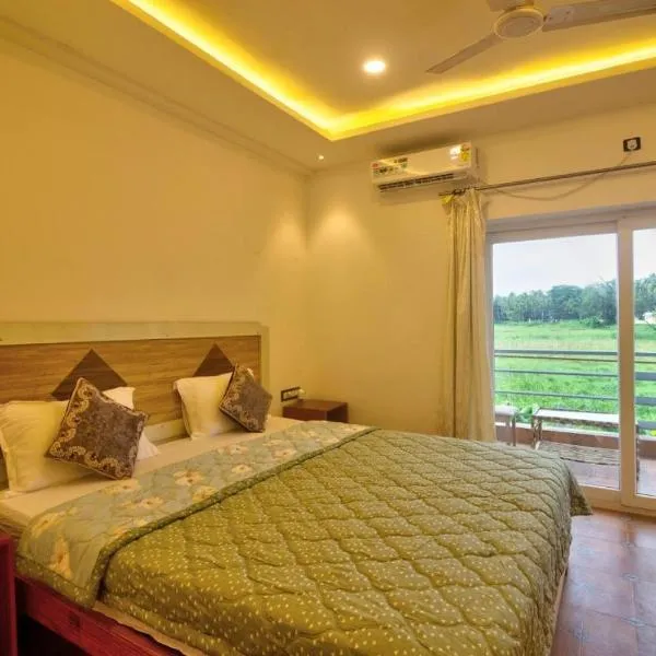 Classy Castle Candolim Hotel & Resort - 1 Km From Beach，位于Goa的酒店