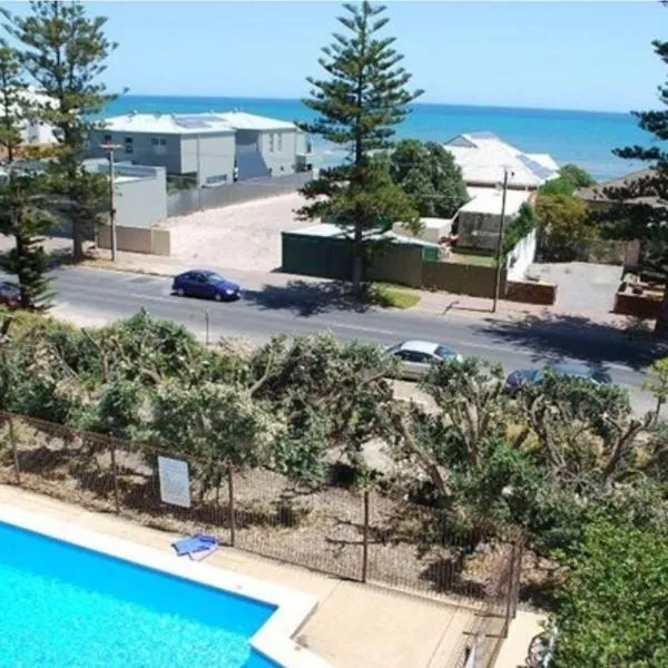 Casa Luna Beachside Apartment，位于Henley Beach的酒店