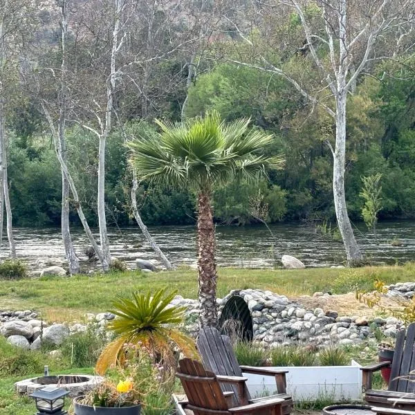 Sequoia River Front Cabins，位于三河城的酒店