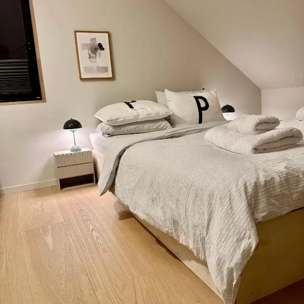 Lekker nyrenovert loftsleilighet på Lund，位于维尼斯拉的酒店