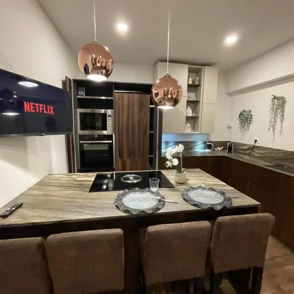 Luxury 4 al duomo di parma，位于帕尔马的酒店