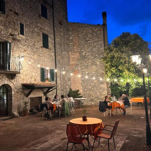 Historic Farmhouse Casa del Chiodo，位于Torniella的酒店