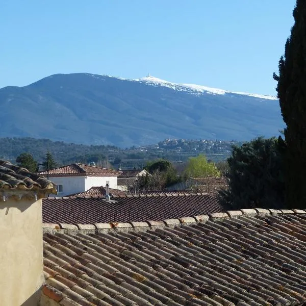 Gite du domaine Saint-Marc, entre Ventoux et dentelles de Montmirail，位于Caromb的酒店