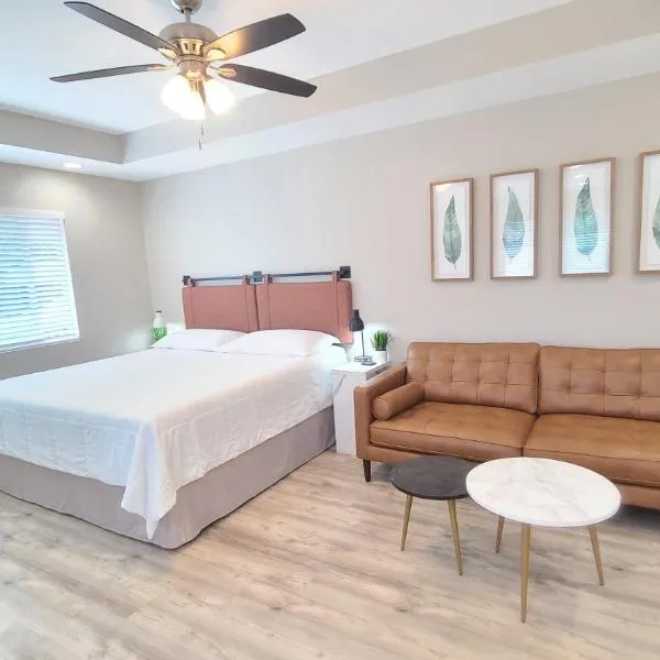 Paradise Park Newly built studio with king bed，位于凯阿奥的酒店