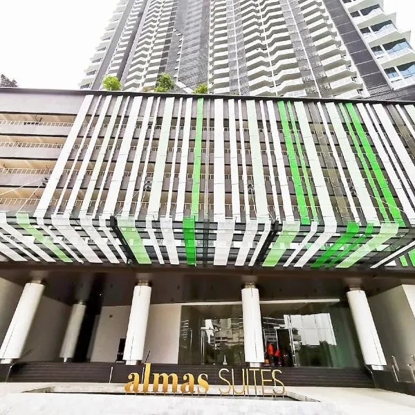 Almas Suites スタイリッシュ無印良品スタジオ ステラ国際学校まで徒歩2分 STAY，位于努沙再也的酒店