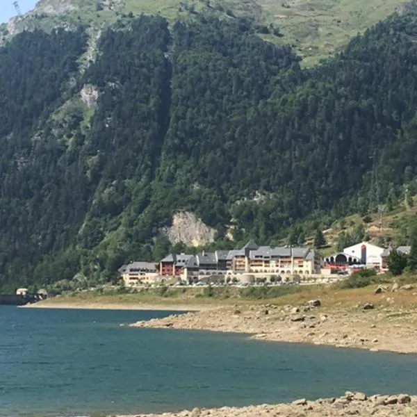 appartement vue sur lac，位于拉兰的酒店