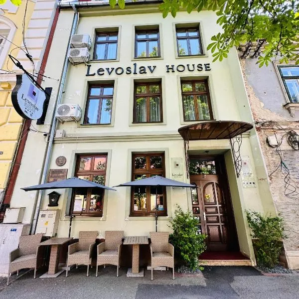 Villa & Restaurant Levoslav House，位于锡比乌的酒店